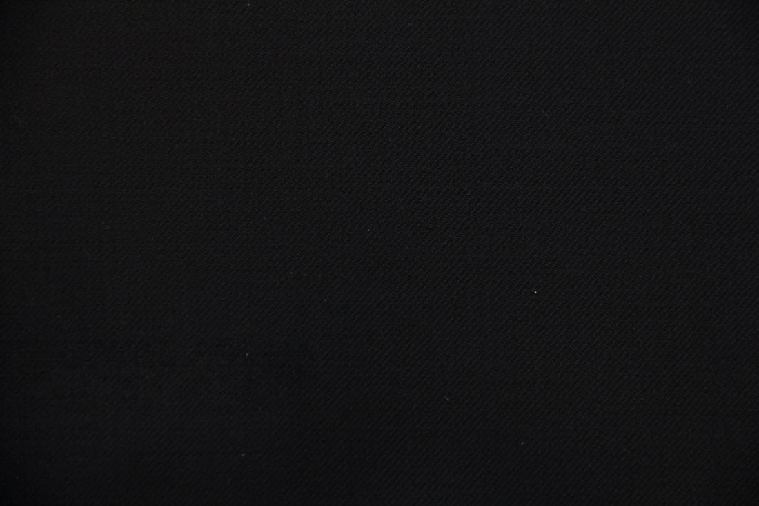 Dormeuil Amadeus (Black)